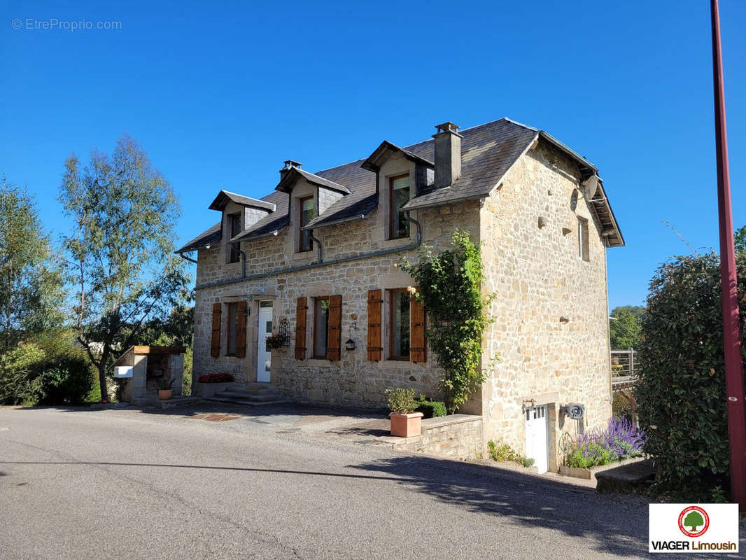 Maison à MONTAIGNAC-SAINT-HIPPOLYTE