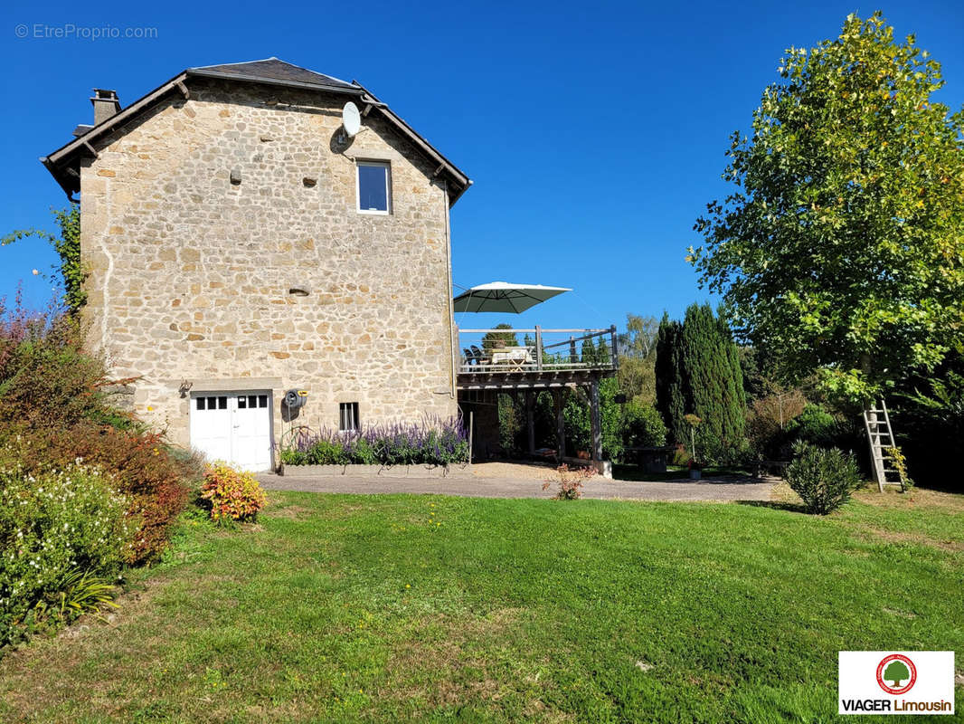 Maison à MONTAIGNAC-SAINT-HIPPOLYTE