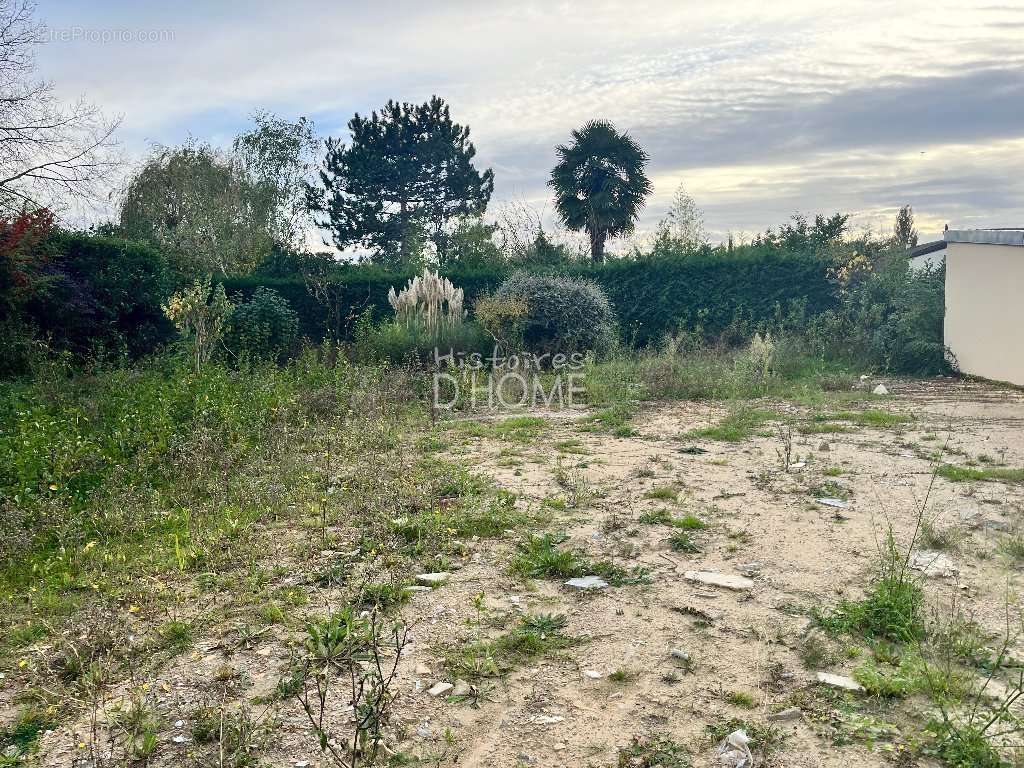 Terrain à ROISSY-EN-BRIE