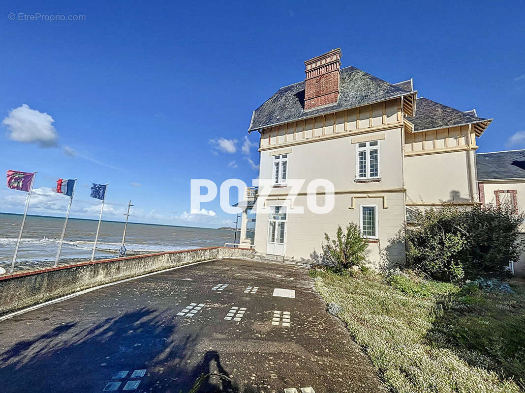 Maison à SAINT-PAIR-SUR-MER