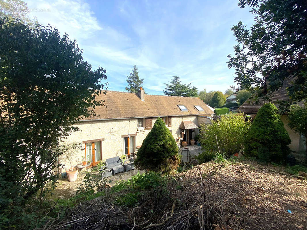 Maison à JOUY-MAUVOISIN