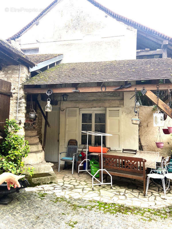 Maison à JOUY-MAUVOISIN