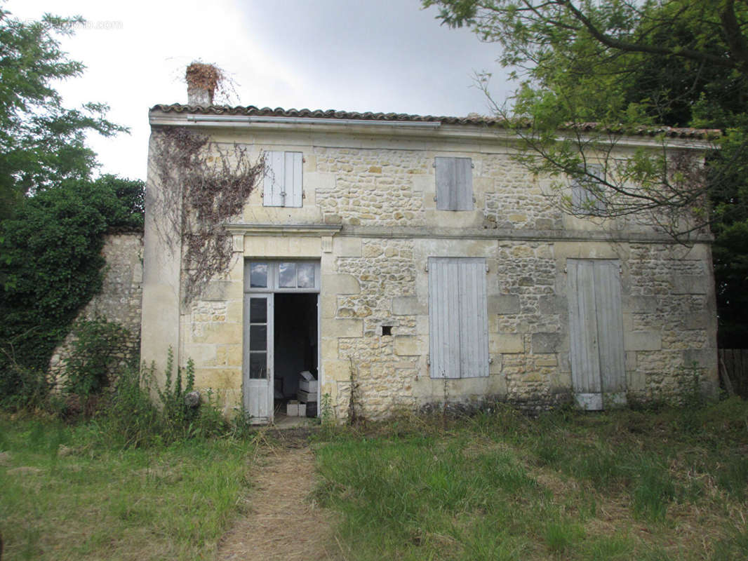 Maison à CHAMPAGNOLLES