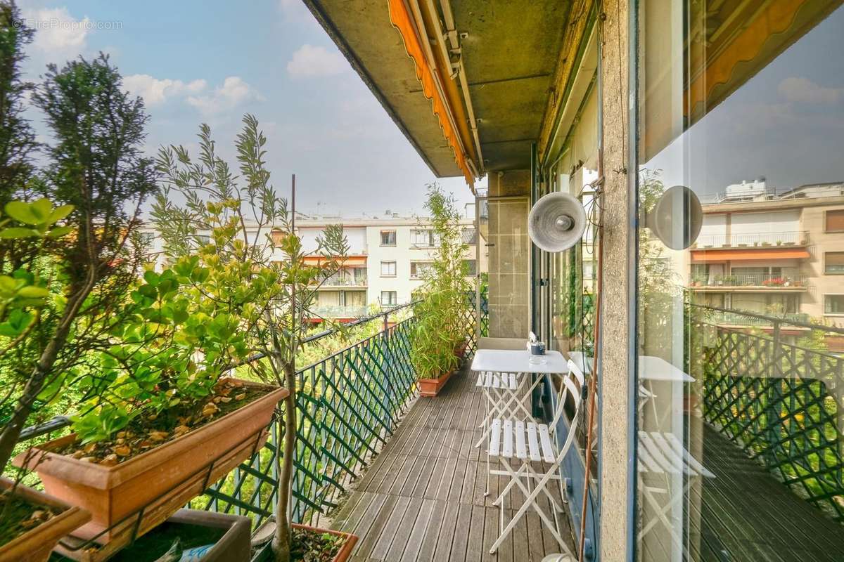 Appartement à NEUILLY-SUR-SEINE