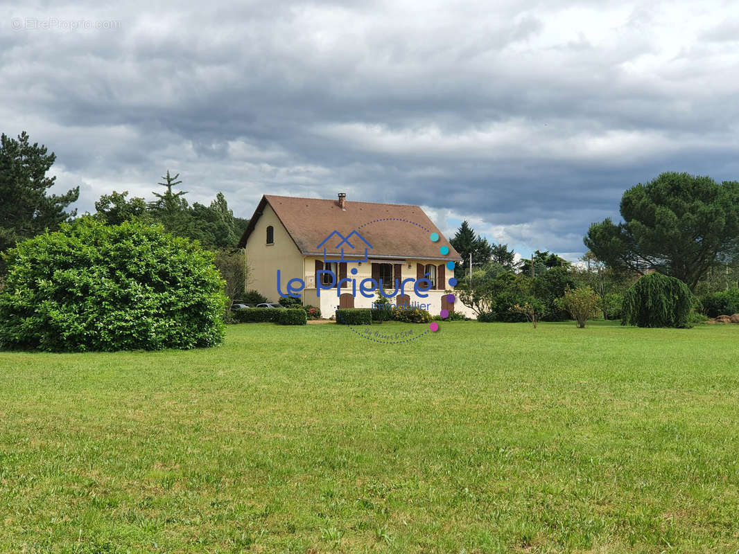 Maison à PERREUX