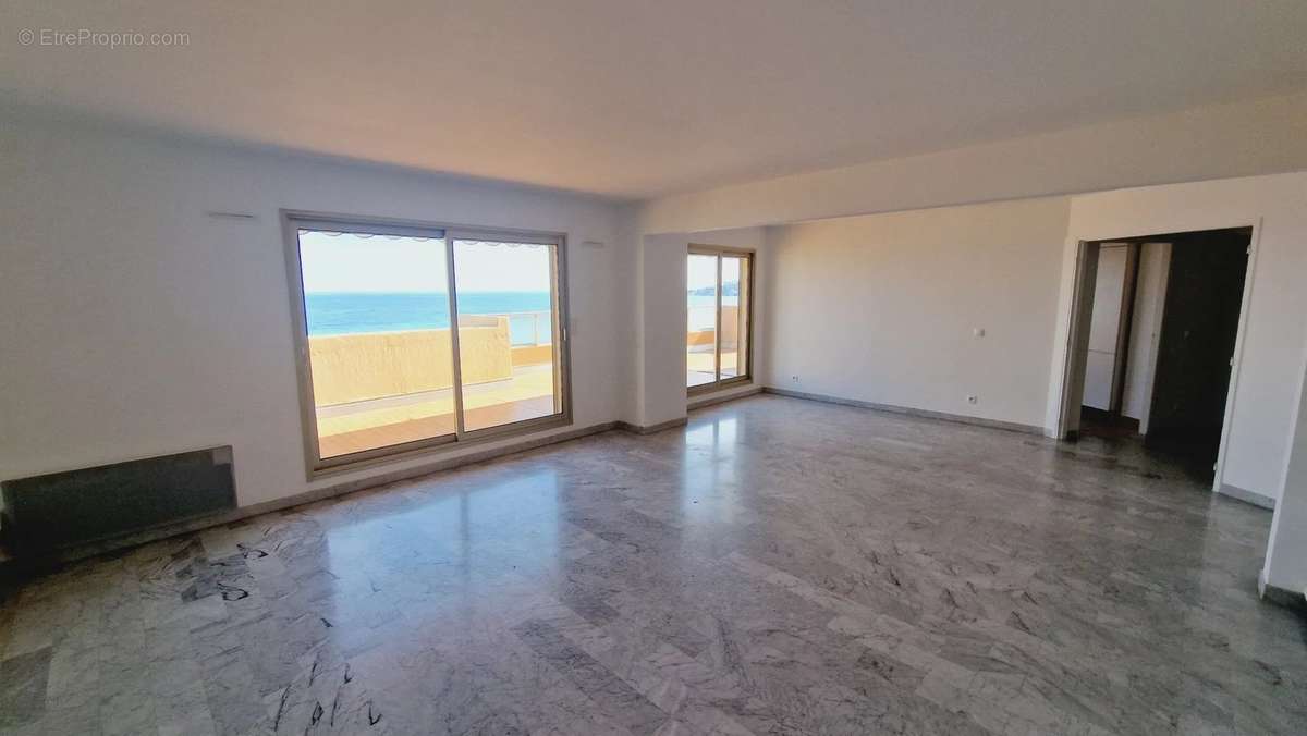 Appartement à MENTON