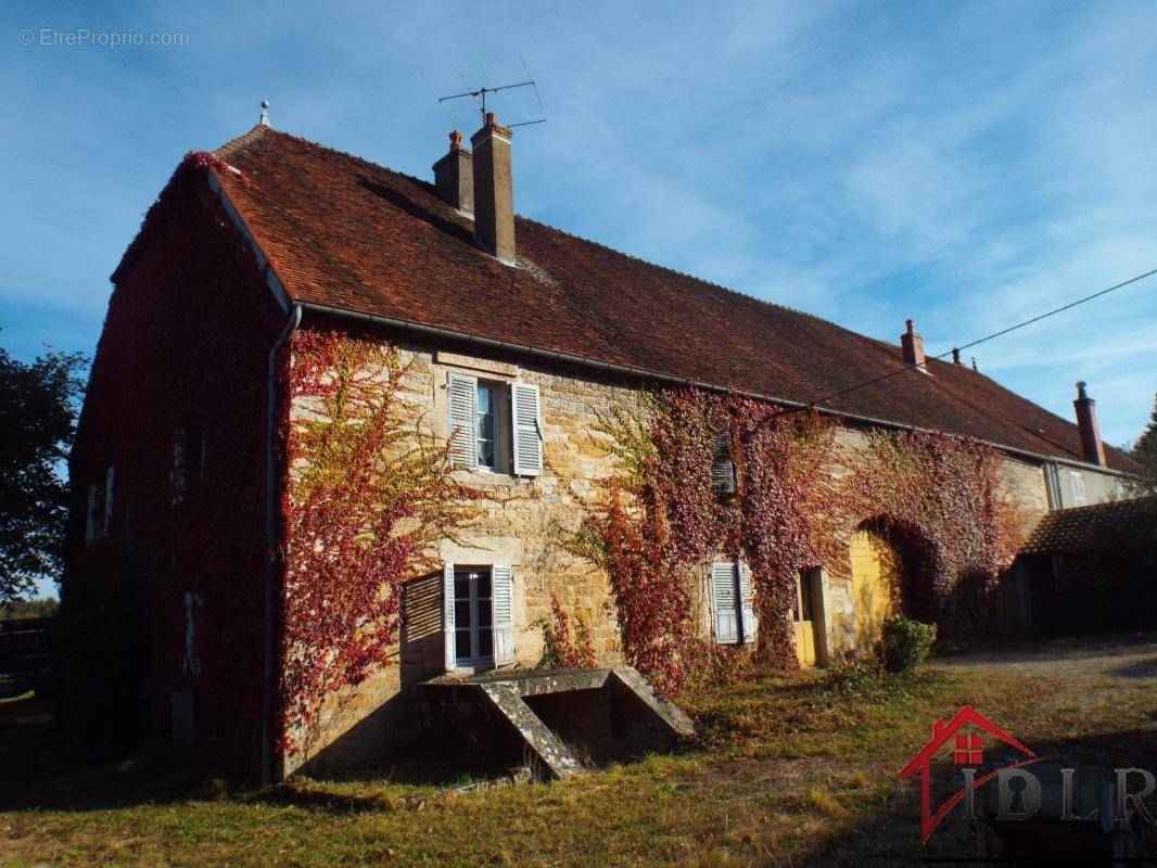 Maison à MONT-SOUS-VAUDREY