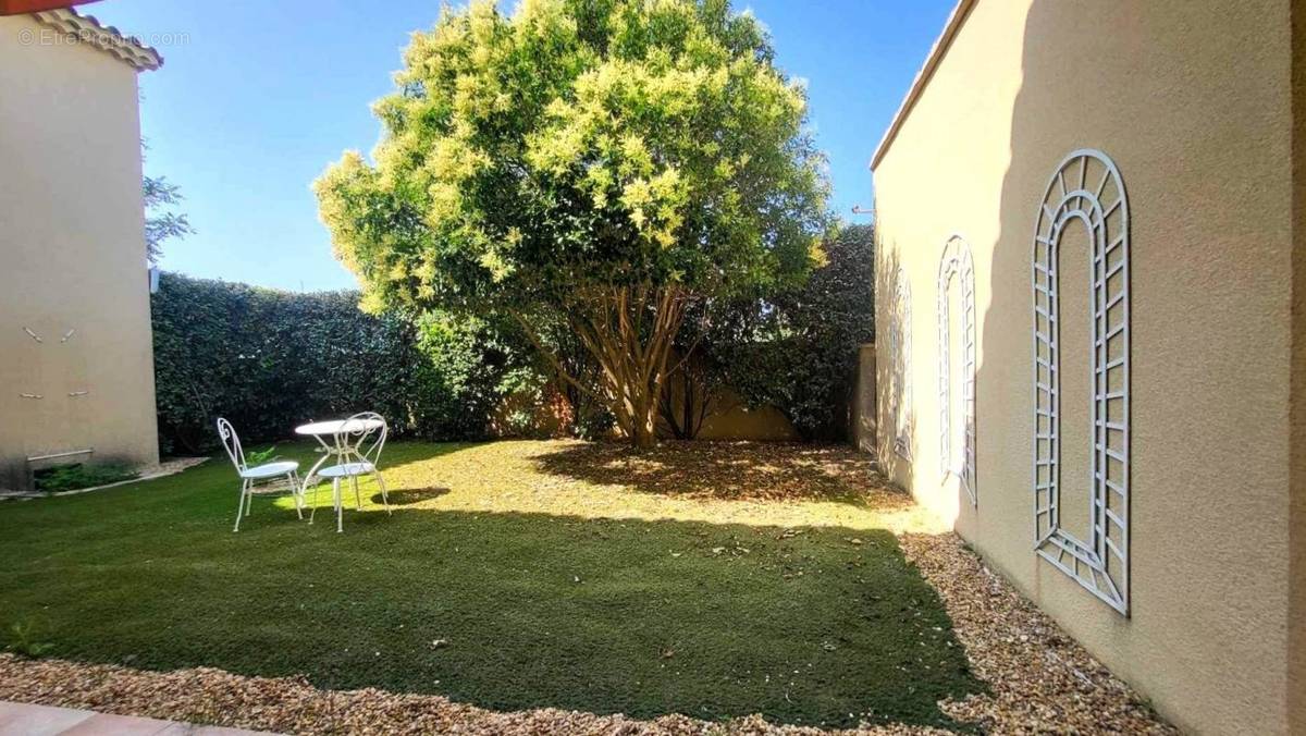 Appartement à L&#039;ISLE-SUR-LA-SORGUE