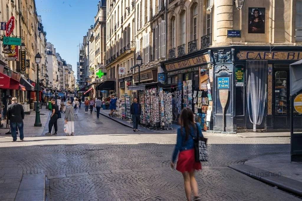 Commerce à PARIS-2E