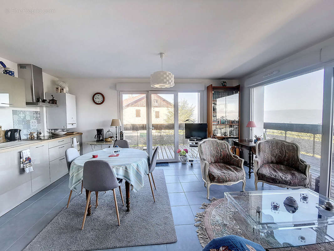 Appartement à EVIAN-LES-BAINS