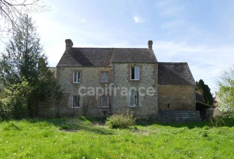 Maison à LA FERRIERE-BECHET