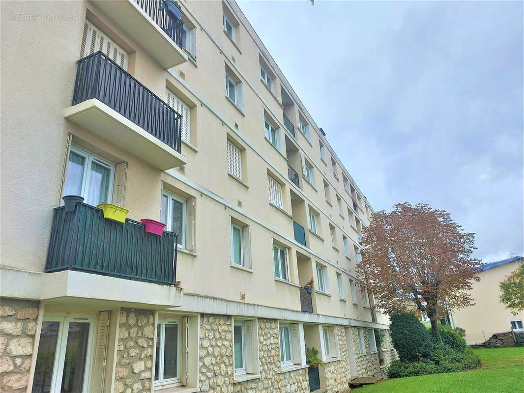 Appartement à SAINT-MAUR-DES-FOSSES