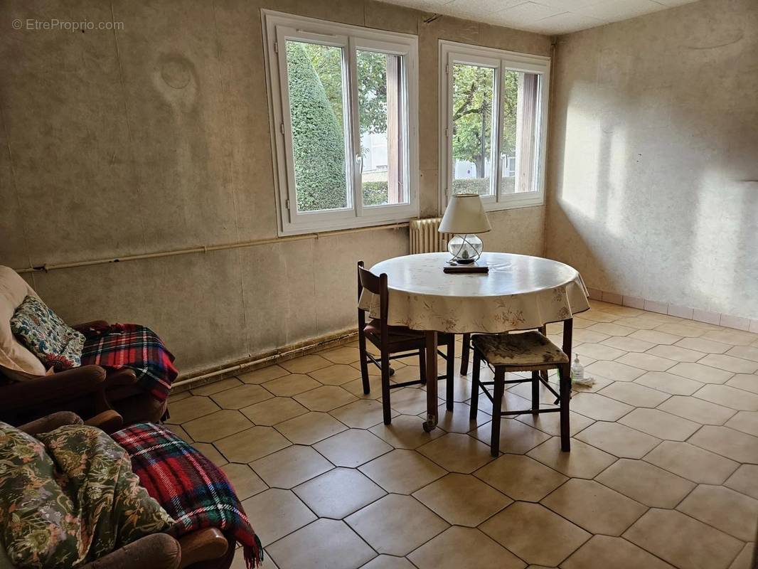 Appartement à LA FERTE-ALAIS