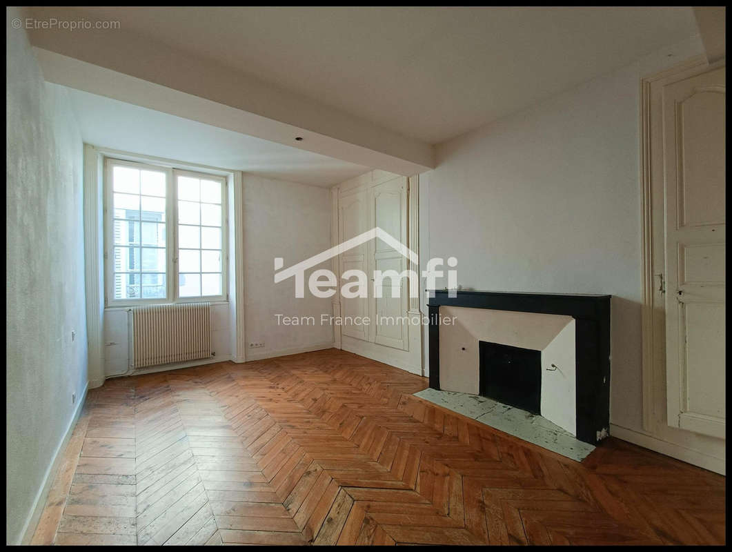 Appartement à THIERS