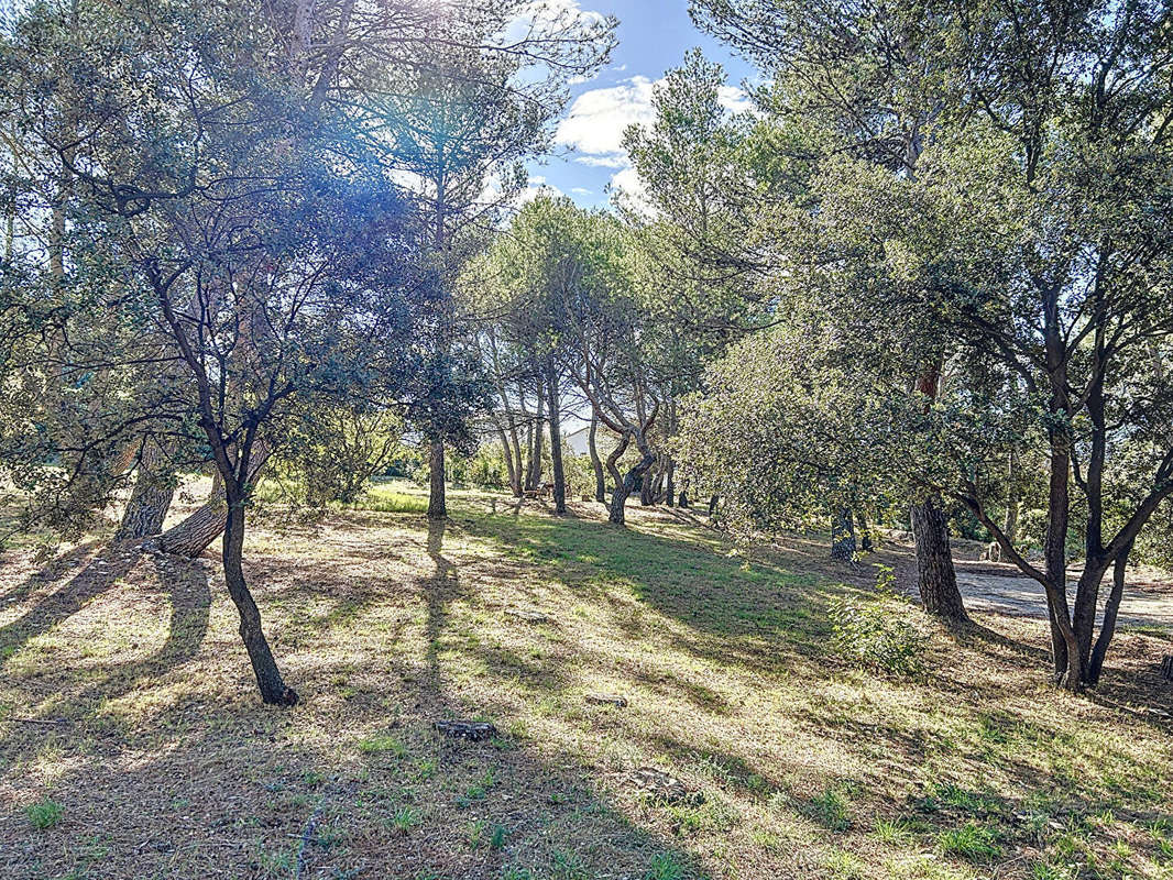 Appartement à VILLENEUVE-LES-AVIGNON