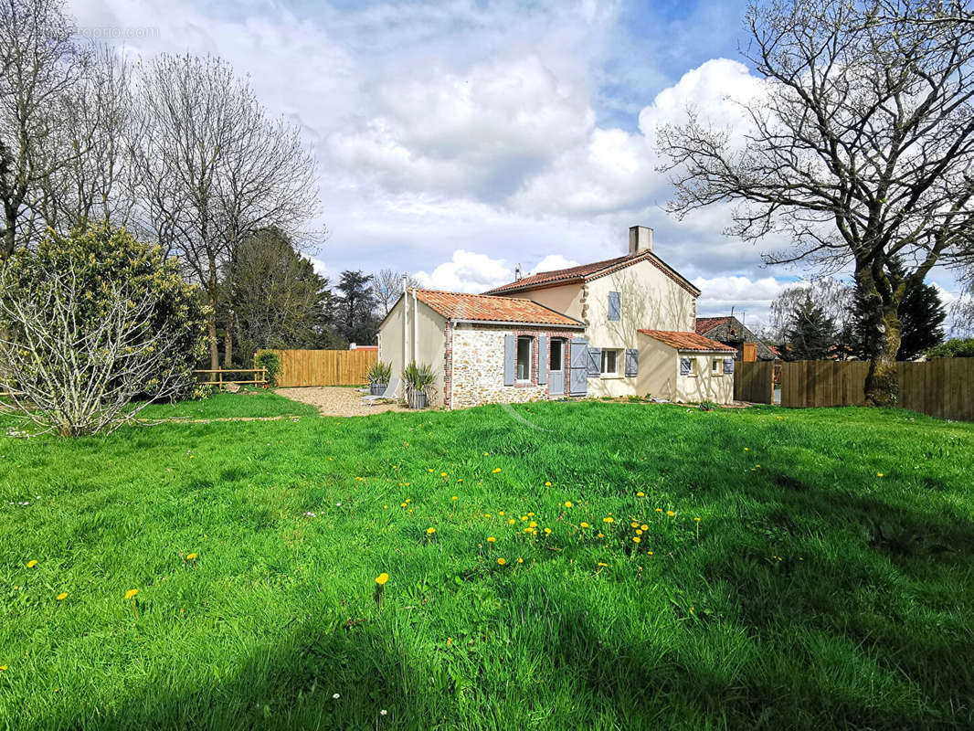 Maison à POIROUX