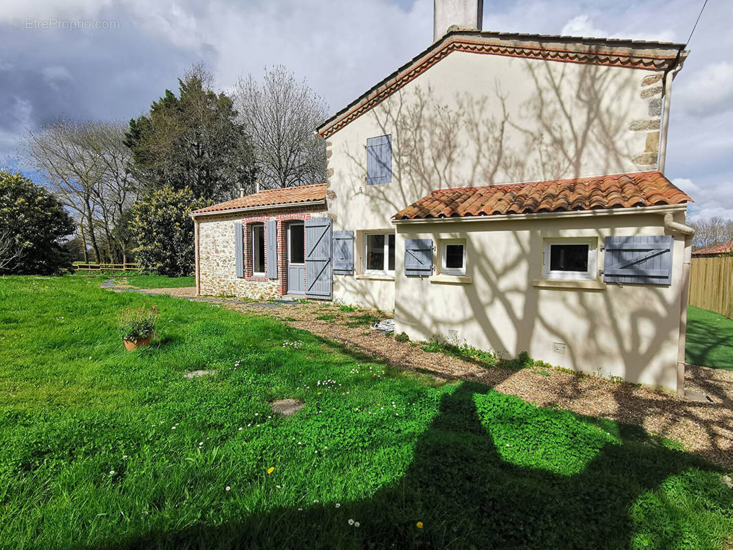 Maison à POIROUX