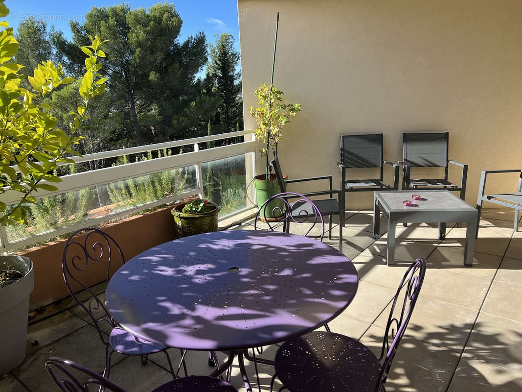 Appartement à VILLENEUVE-LES-AVIGNON