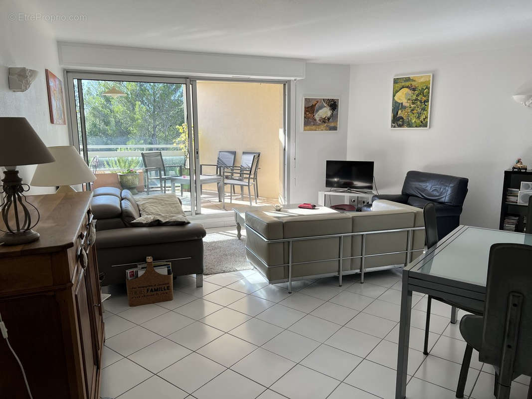 Appartement à VILLENEUVE-LES-AVIGNON