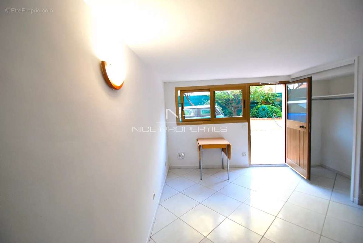 Appartement à ROQUEBRUNE-CAP-MARTIN