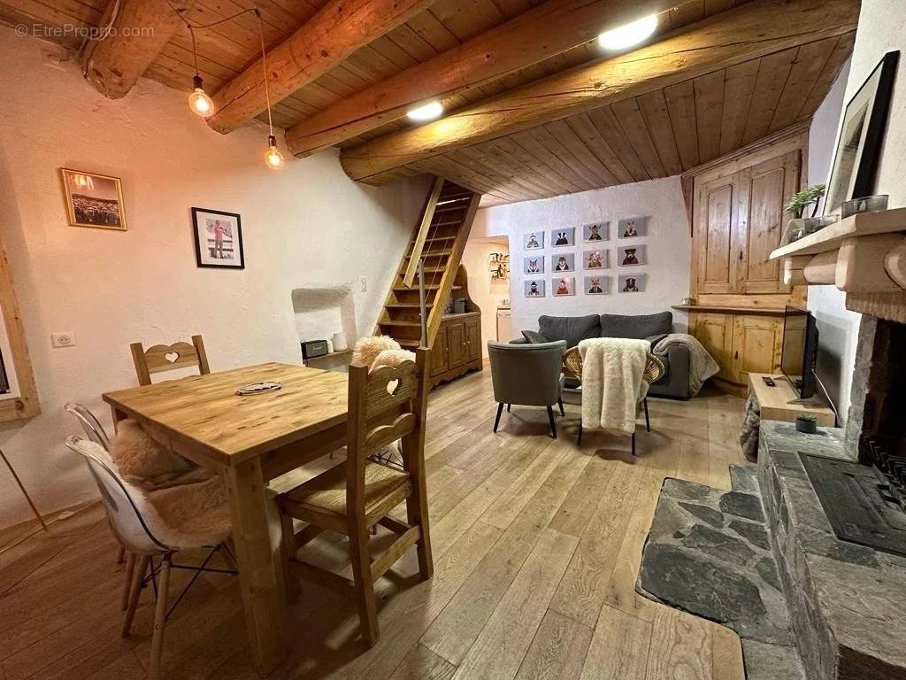 Appartement à LA PERRIERE