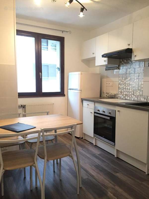   - Appartement à GRENOBLE