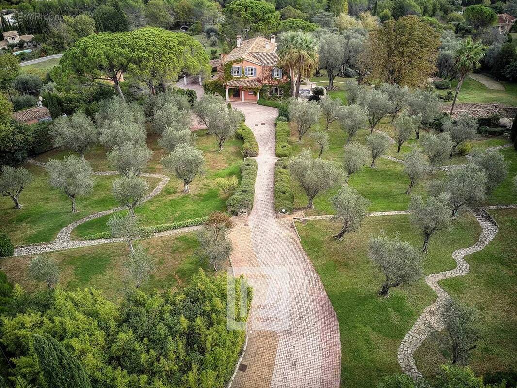 Maison à MOUGINS