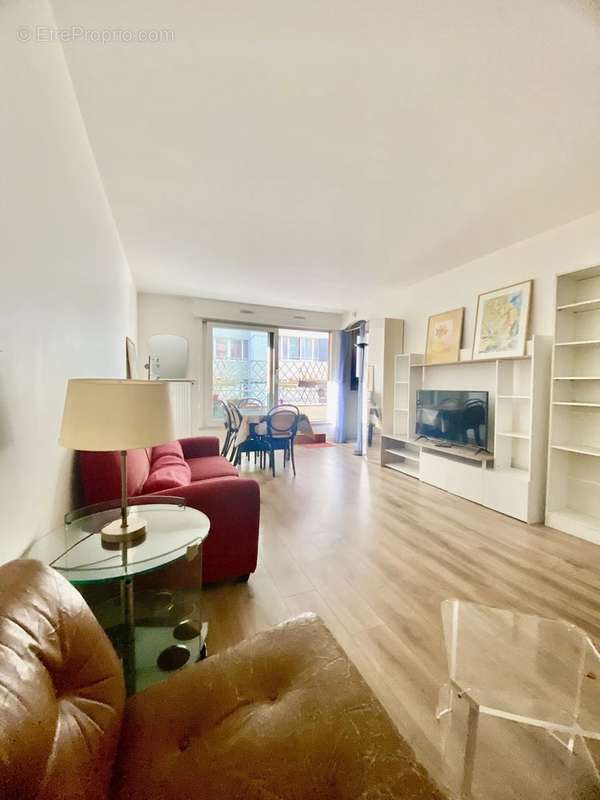 Appartement à PARIS-20E