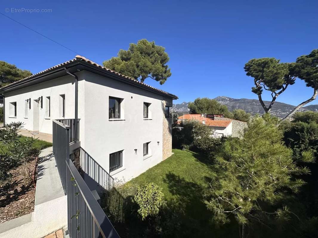 Maison à ROQUEBRUNE-CAP-MARTIN