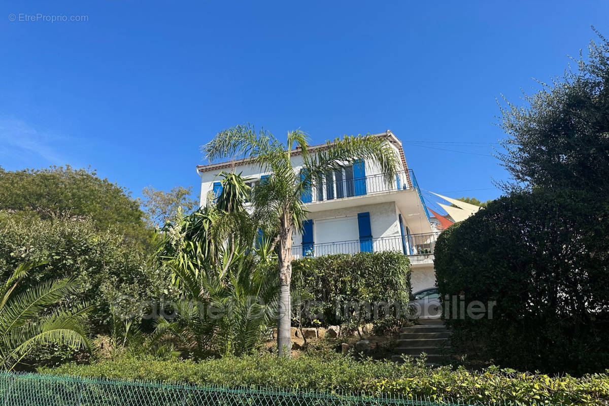 Appartement à SIX-FOURS-LES-PLAGES