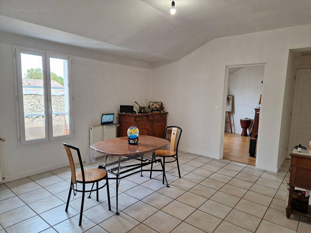 Appartement à SALLES-SUR-MER