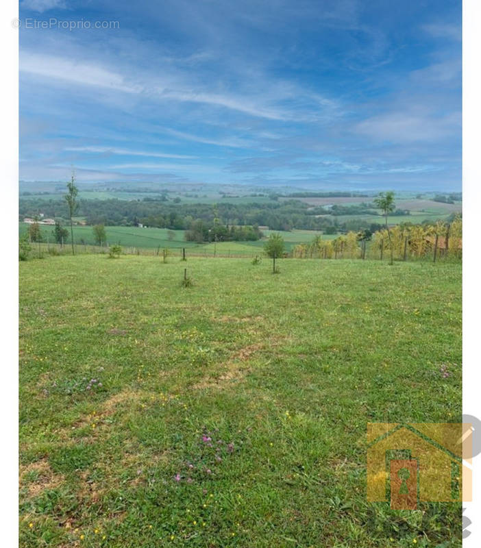 Terrain à SAUMONT