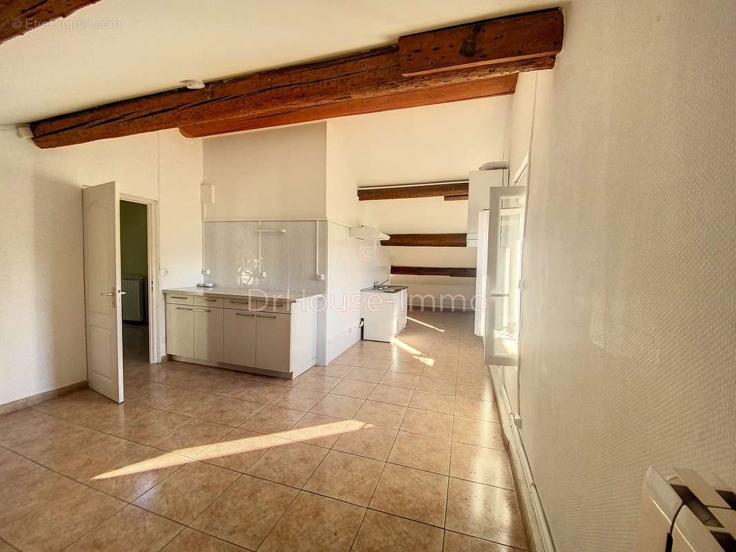 Appartement à LAMALOU-LES-BAINS