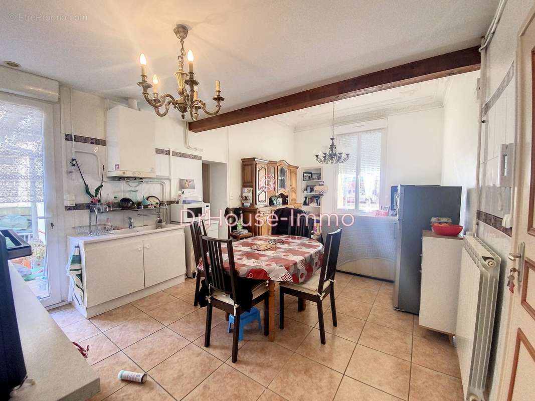 Appartement à LAMALOU-LES-BAINS