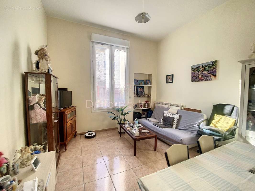 Appartement à LAMALOU-LES-BAINS