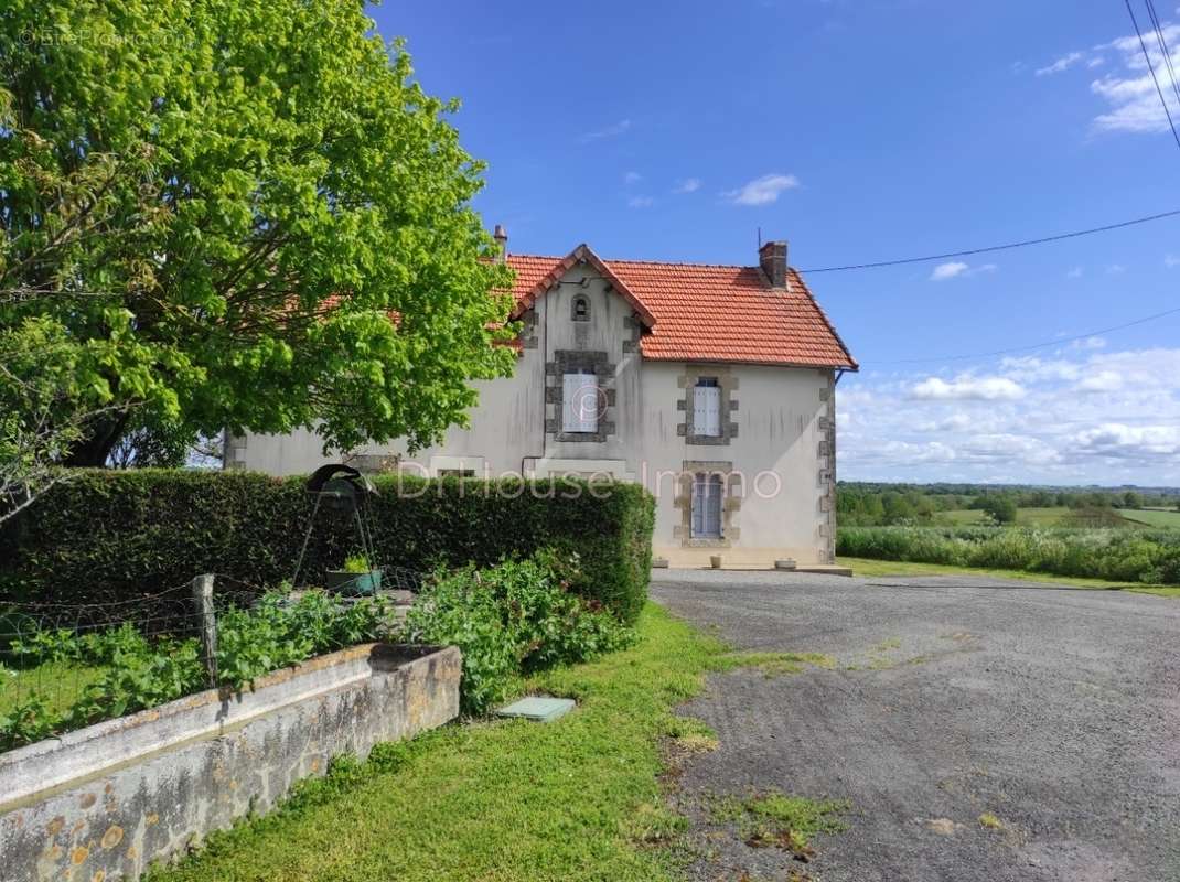 Maison à LE BUSSEAU