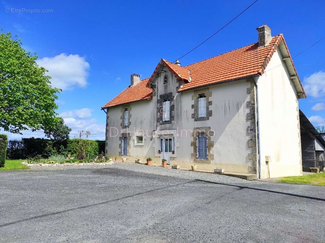 Maison à LE BUSSEAU