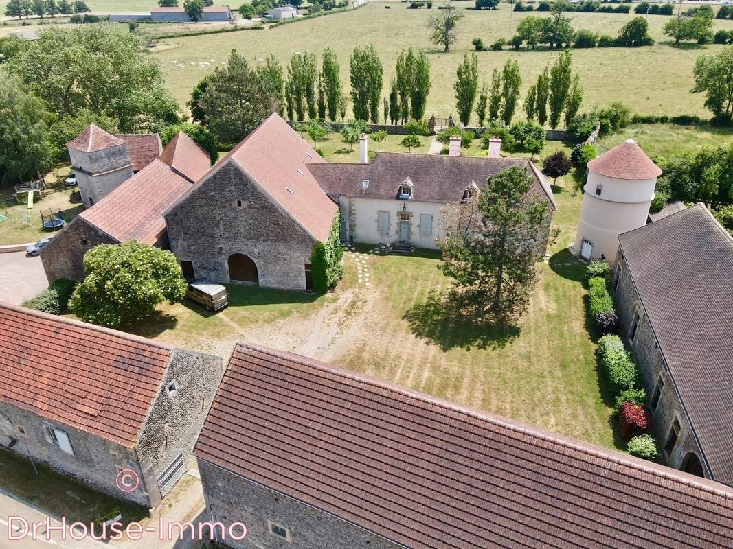 Maison à AVALLON