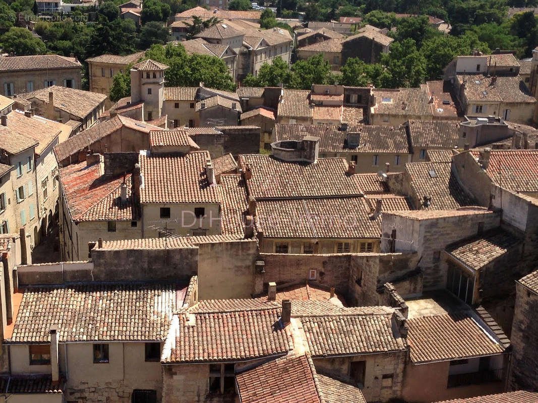 Commerce à UZES