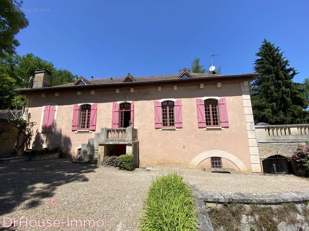 Maison à NOYERS