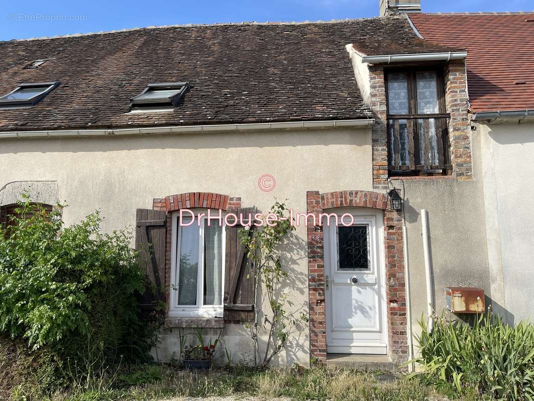 Maison à LA SELLE-SUR-LE-BIED