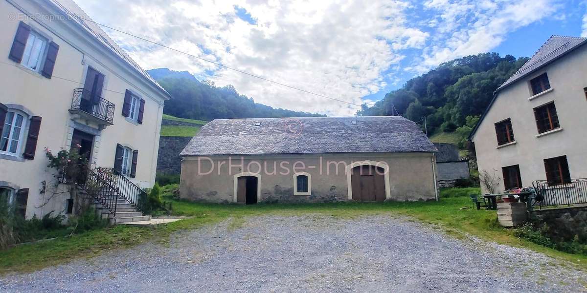 Maison à LUZ-SAINT-SAUVEUR