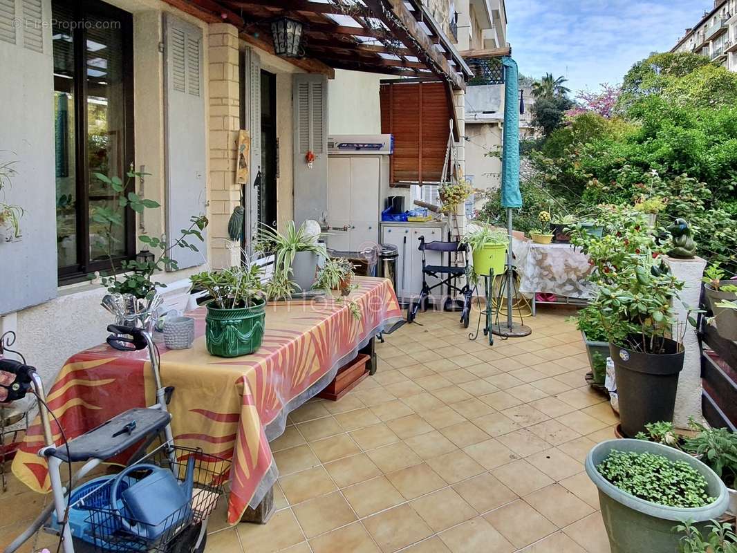 Appartement à MARSEILLE-5E