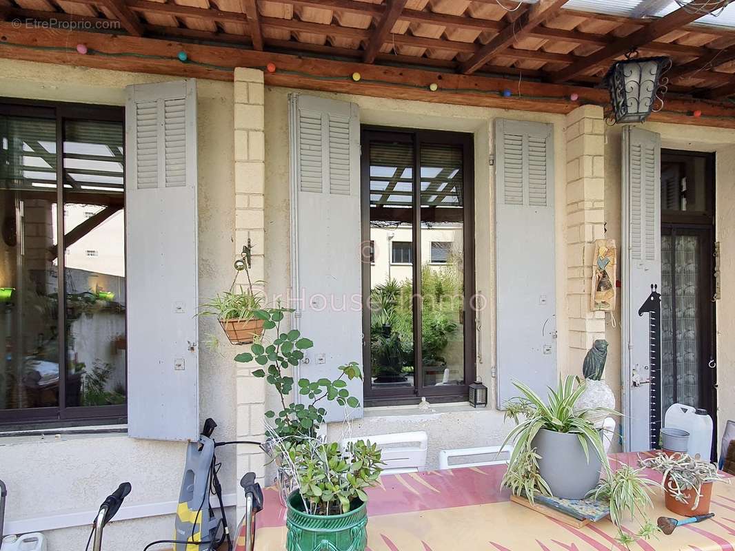 Appartement à MARSEILLE-5E