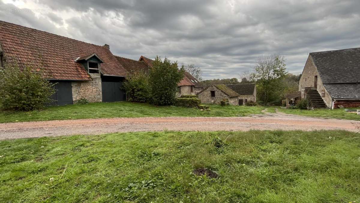 Maison à ETANG-SUR-ARROUX