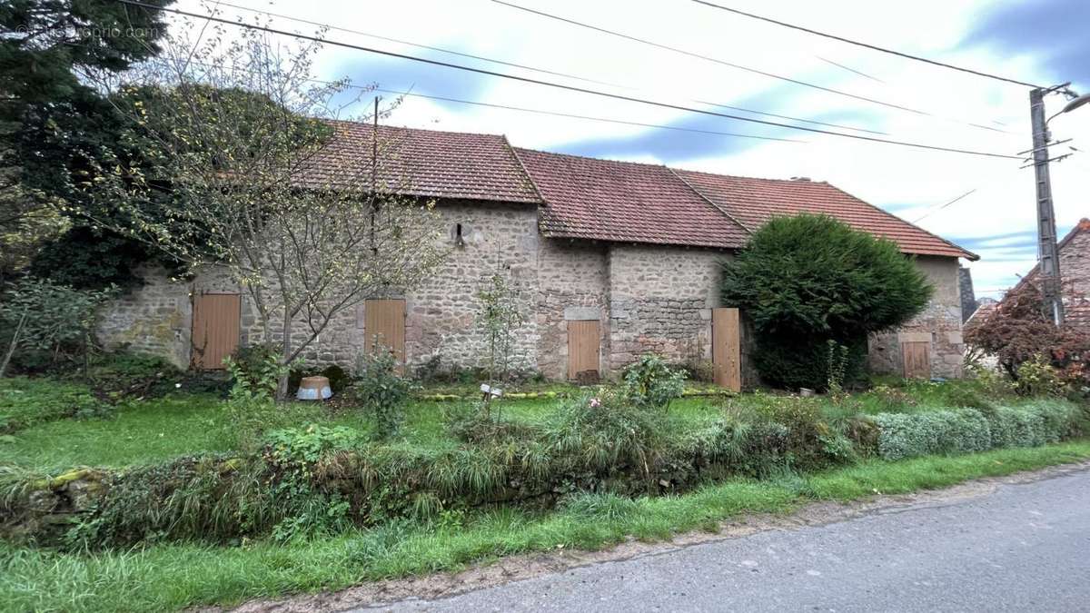 Maison à ETANG-SUR-ARROUX