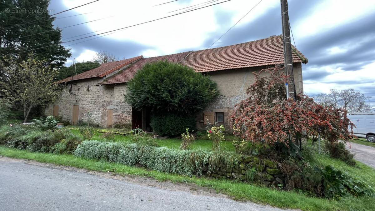 Maison à ETANG-SUR-ARROUX