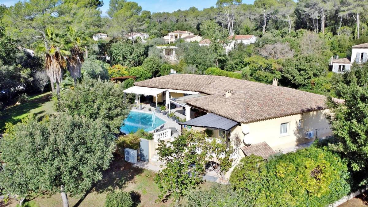 Maison à VALBONNE