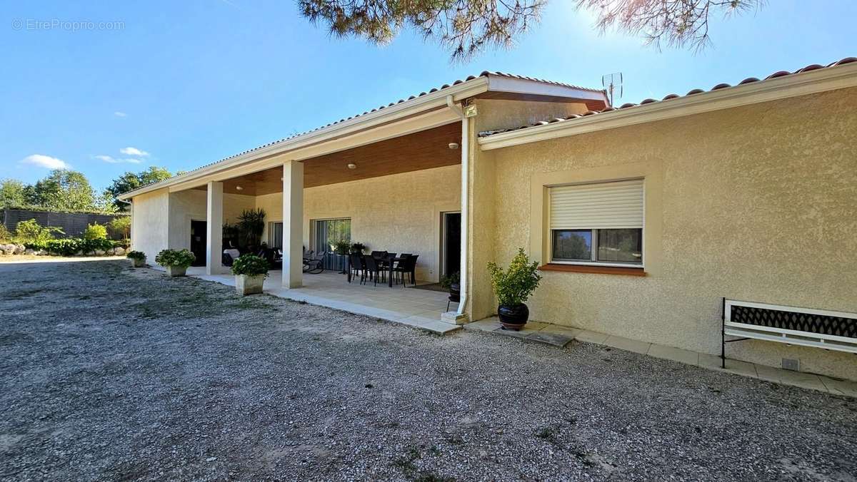 Belle terrasse de 60 m² - Maison à MONTAUBAN