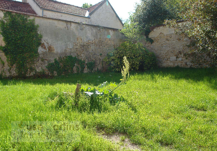 Maison à VERRIERES-LE-BUISSON